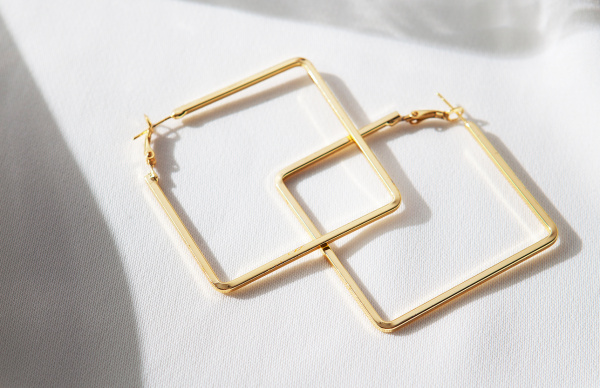 Как самому отличить позолоту от золота: простые способы проверки в домашних условиях