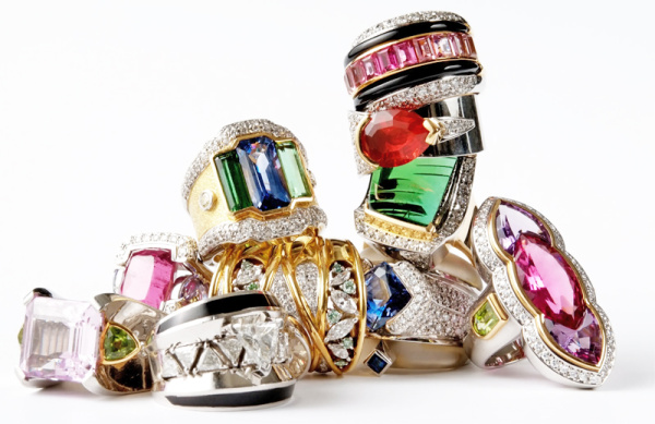 Какие камни используют в украшениях? Полный гид по драгоценным и полудрагоценным минералам и их роли в оценке ювелирных изделий